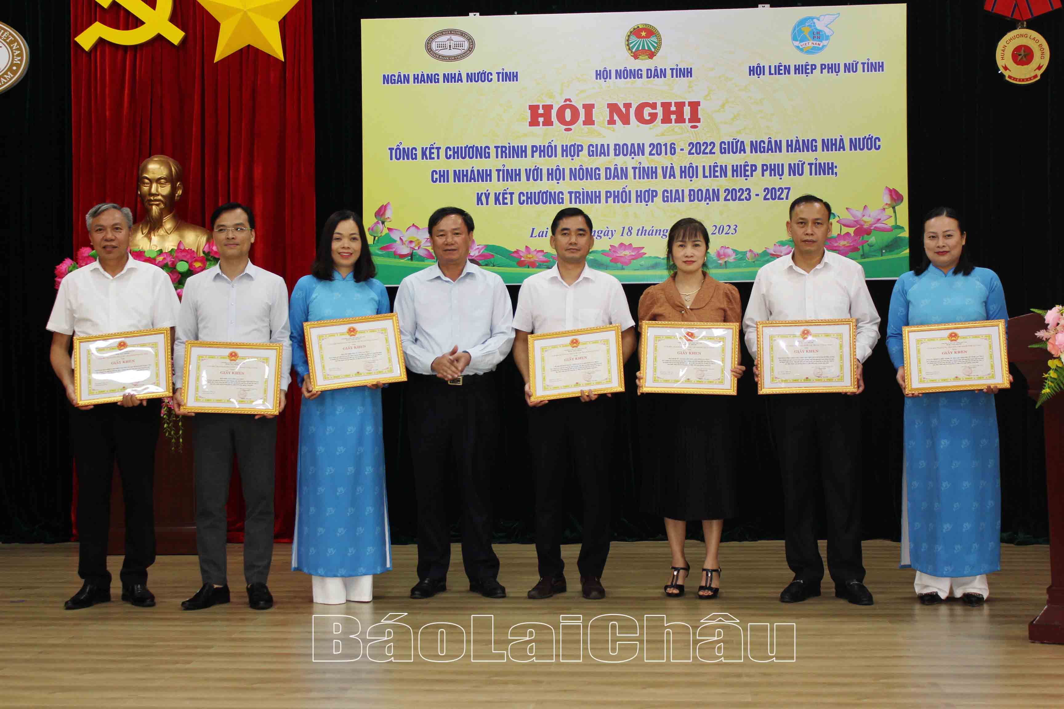 8 tập thể, 12 cá nhân được tuyên dương